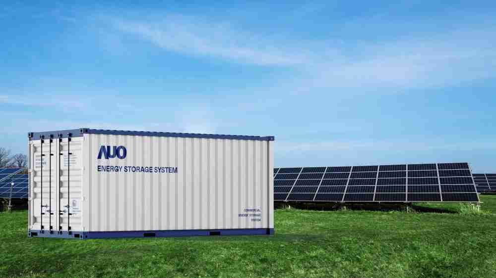 人生就是博透过AI数据管理，，，，提供不同类型用户进行储能与能源管理，，，达到再生能源管控调度成效